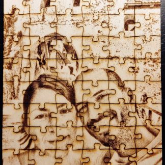 Puzzle con incisione laser su legno